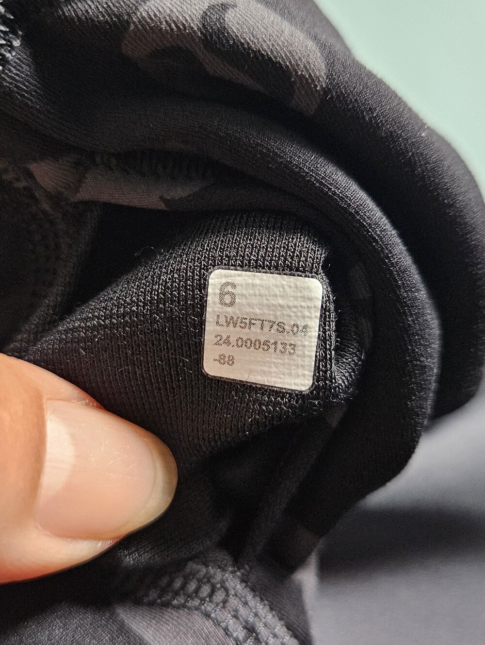 Disney x Lululemon *Wunder Train High-Rise Tight 25" Disney Classic Black - Picture 7 of 10